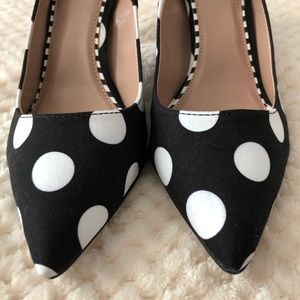 betsey johnson harbur pump